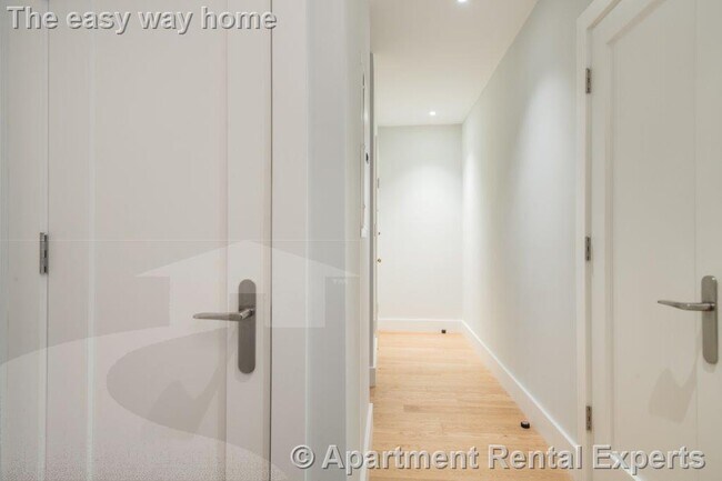 Building Photo - 286 Chestnut Hill Ave