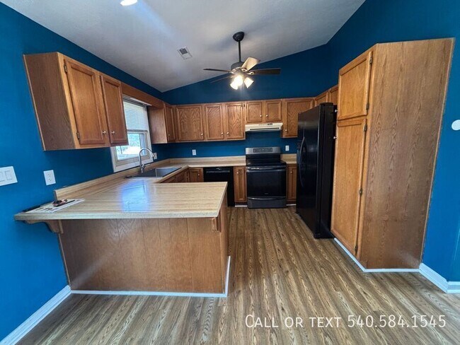 Building Photo - 3615 Ellen Dr