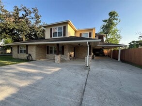 Building Photo - 1014 Roxella St