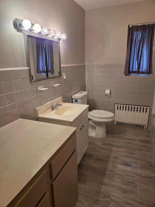 Building Photo - 144 Raphael Rd