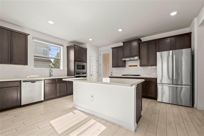Building Photo - 8011 Orizzonte St