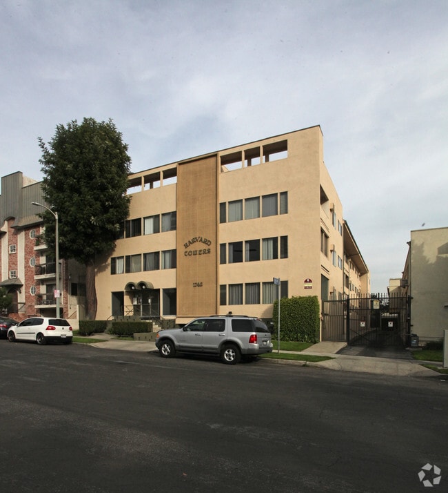 Primary Photo - Harvard Towers