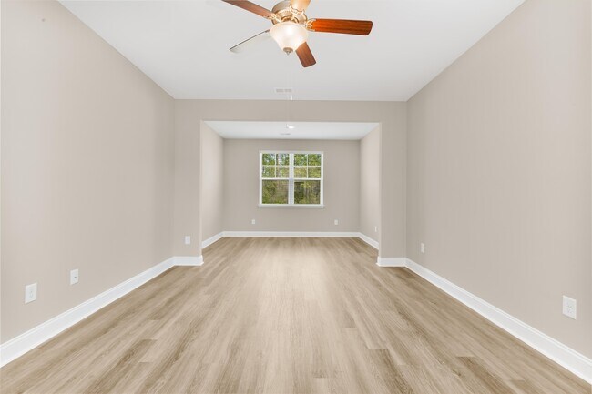 Building Photo - 7068 Shooting Star Way