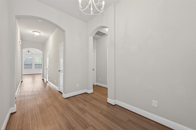 Building Photo - 9914 Deborah Colony Ln