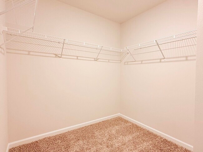 Building Photo - 1946 Tree Swallow Dr