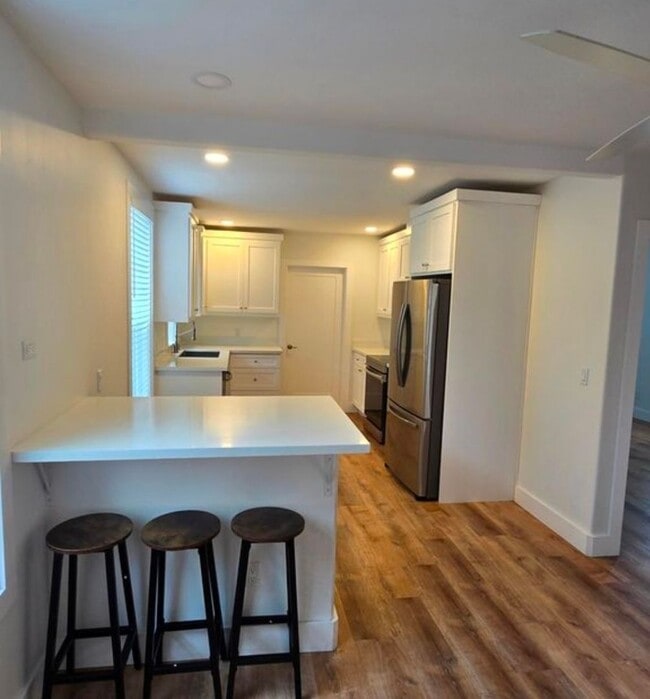 Building Photo - 3 bedroon 2 bath home