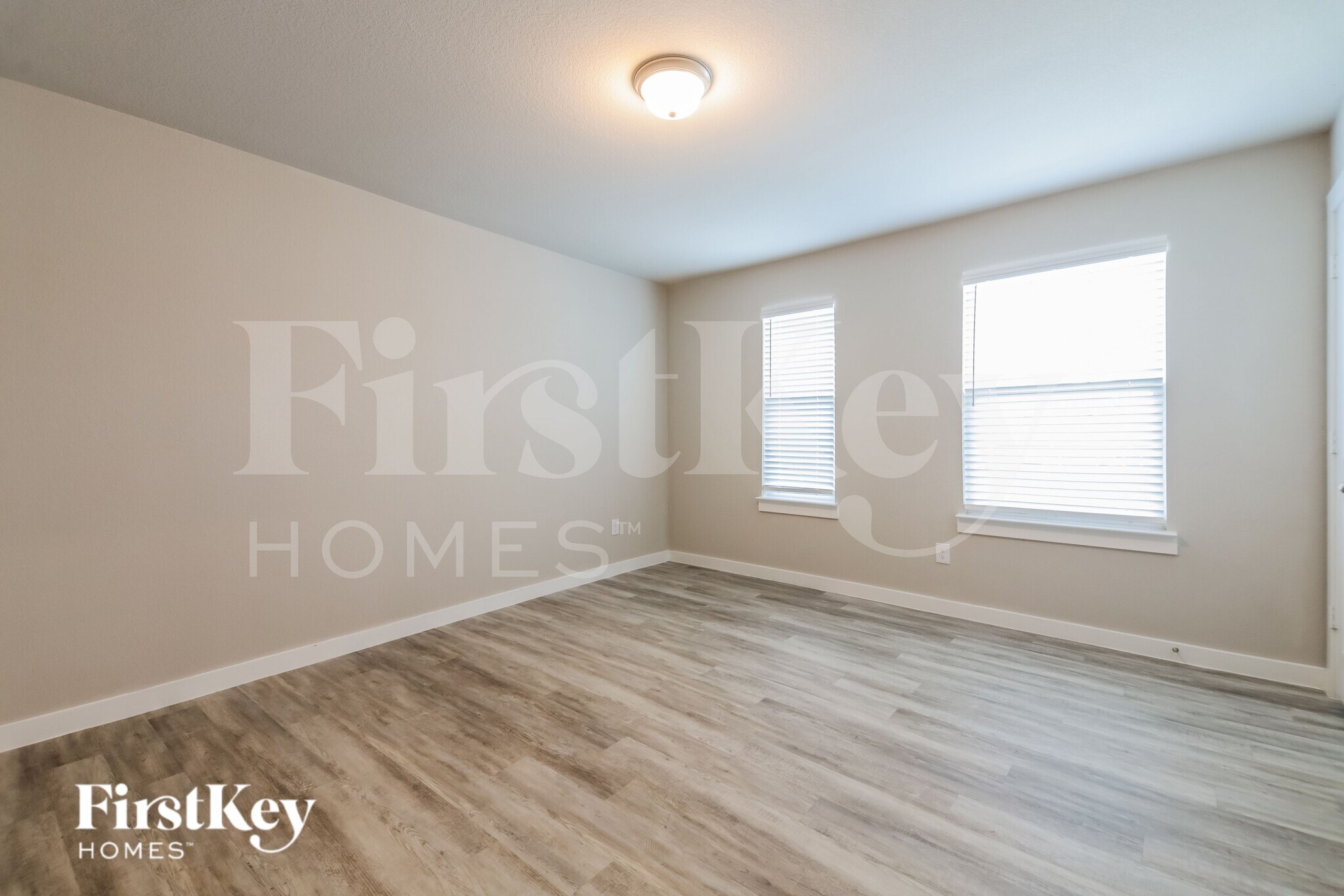 Building Photo - 324 Nima Ln