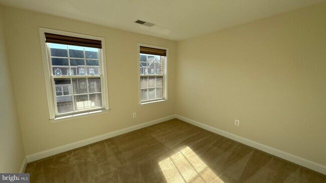 Building Photo - 9727 June Flowers Way