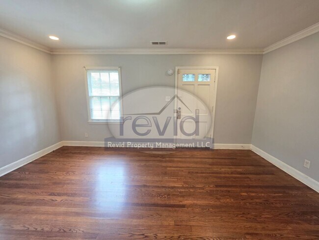 Building Photo - 3 Bedroom Home!!
