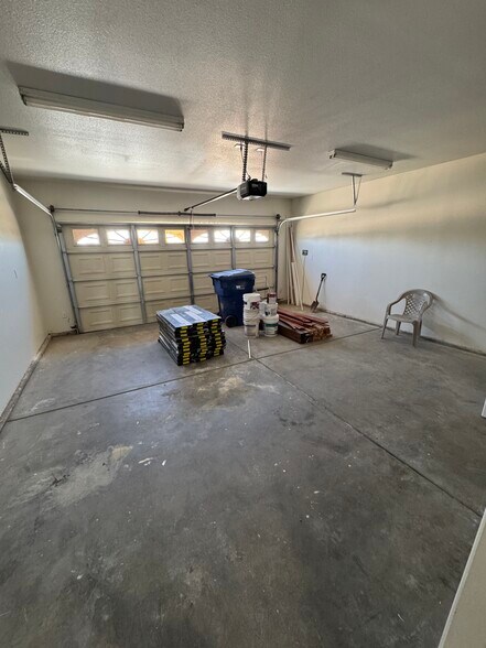 Building Photo - 7316 Poppy Blvd