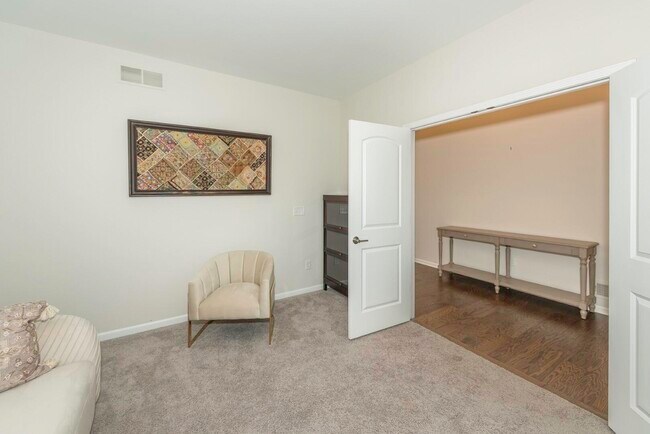 Building Photo - 50236 Amberwood Rd