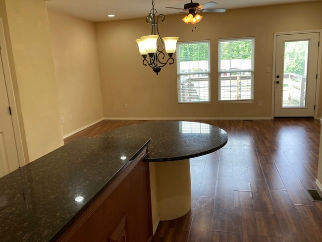 Building Photo - 2880 E Main St