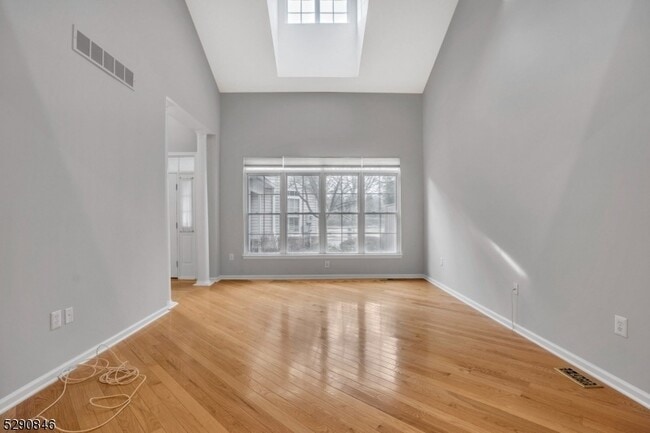 Building Photo - 48 Loft Dr