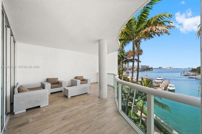 Building Photo - 7918 Harbor Island Dr