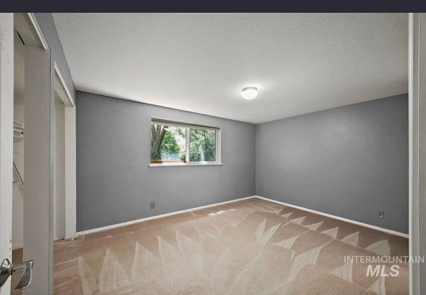 Building Photo - 3761 S Gekeler Ln