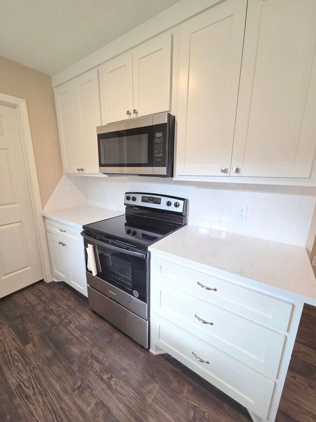 Building Photo - Beautifully Renovated 2-Story Home in Kemp...