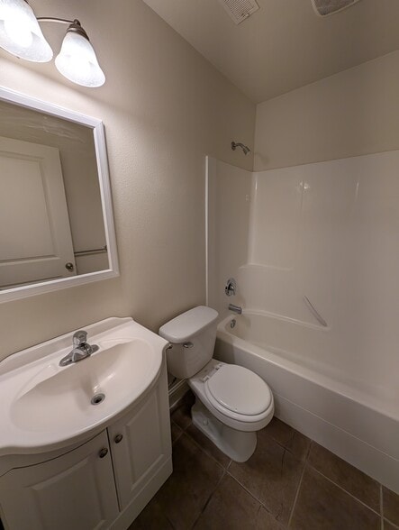 Building Photo - 286 La Valle Strada