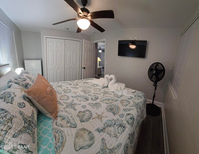 Building Photo - 62 Rivershore Dr