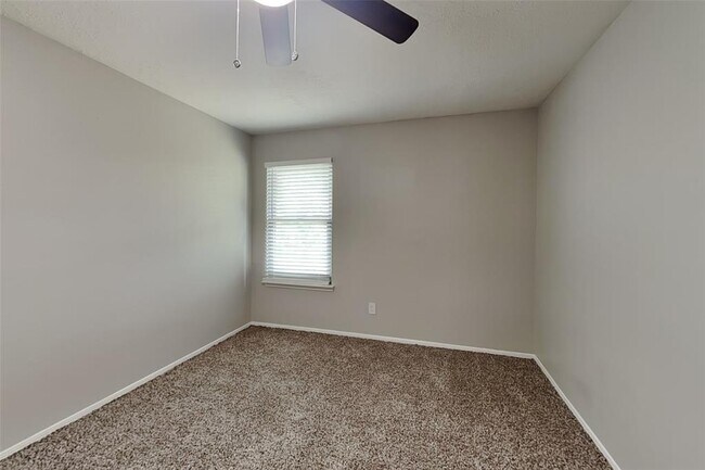 Building Photo - 16322 Jast Dr