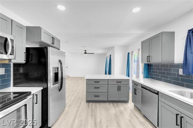 Building Photo - Gorgeous single-story home ready for move-in!