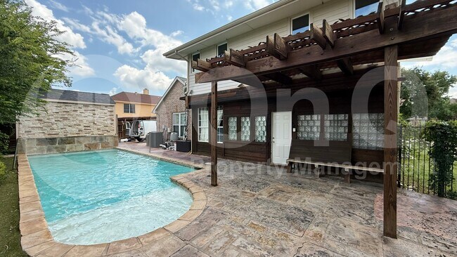 Building Photo - 131 Sweetgum Dr