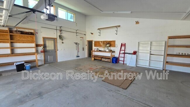 Building Photo - 5800 Peak Rd