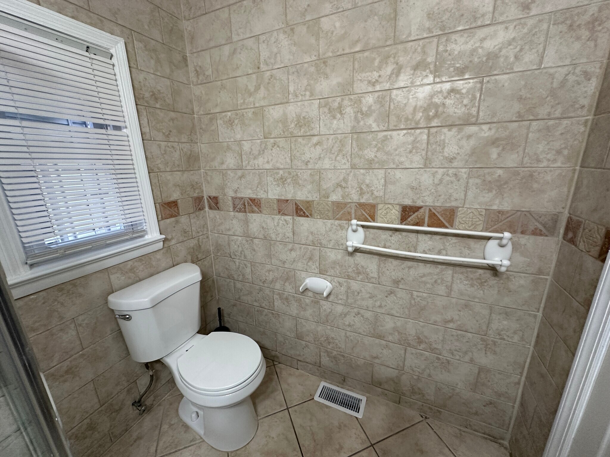 Building Photo - 59 Arnold Ter