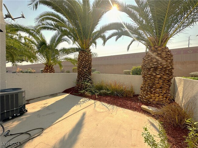Building Photo - 463 Temple Canyon Pl