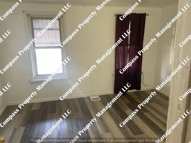 Building Photo - $1095 - 2+ Bed, 1 Bath Row Home - Coatesville