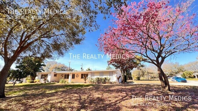 Building Photo - 1516 Dove Dr
