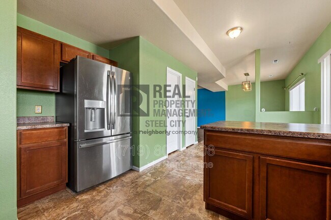 Building Photo - 947 E Kirkwood Dr