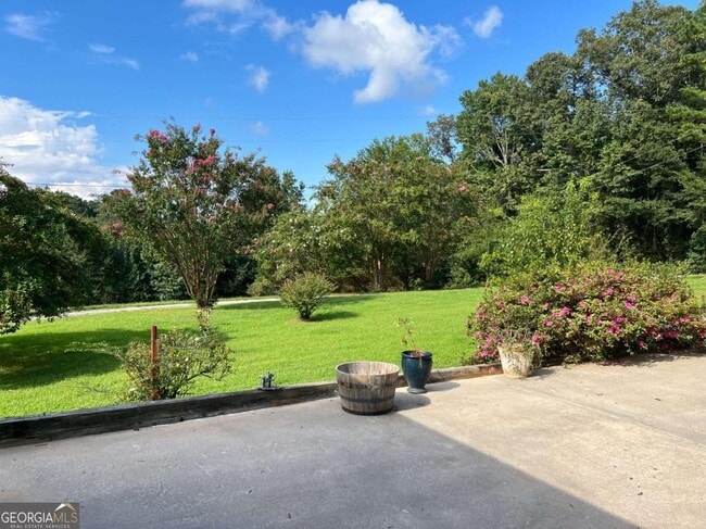Building Photo - 5075 Mills Dr
