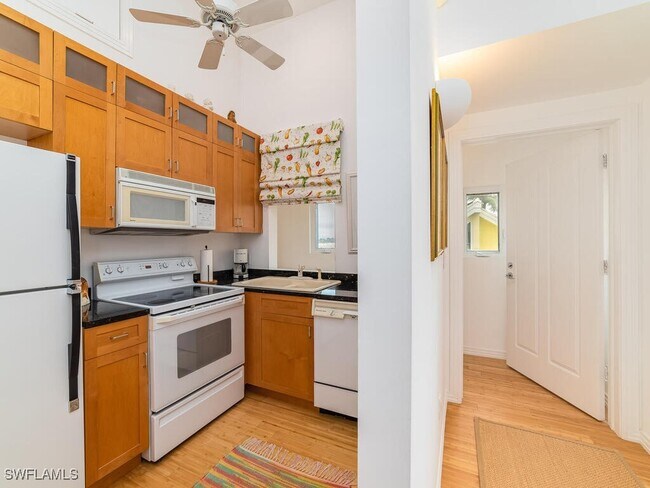 Building Photo - 883 Galleon Dr