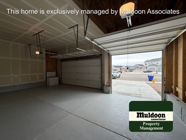 Building Photo - Beautiful modern rancher with everything on one level!