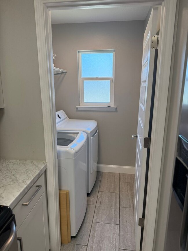 Building Photo - Destin townhome...AVAILABLE NOW!!!