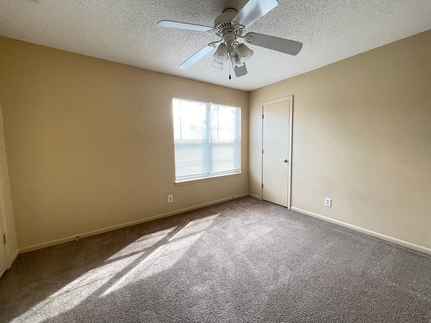 Building Photo - 1208 Covey Ln