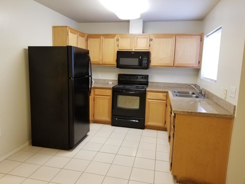 Building Photo - 600 Hosking Ave