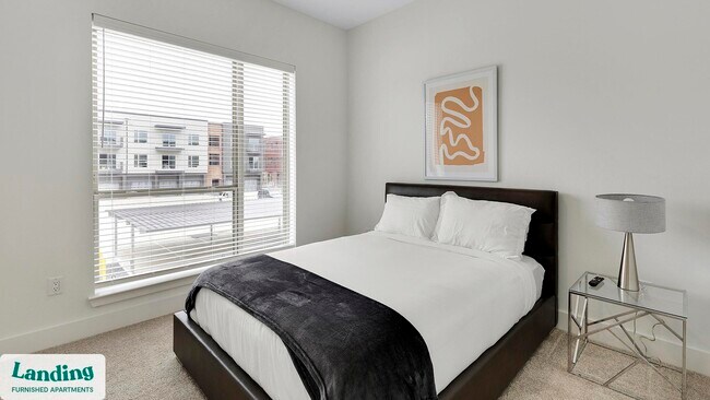 Building Photo - 650 E Sycamore St