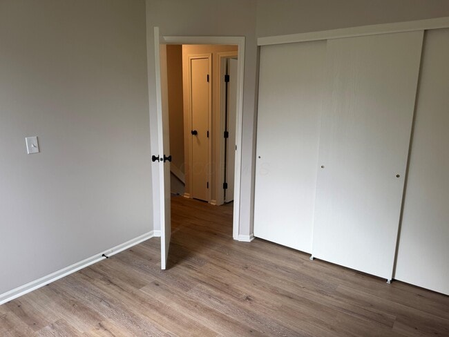 Building Photo - 5122 Singleton Dr