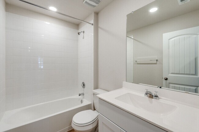Building Photo - 4 BR + STUDY/ 3 BA in Seguin - 2042 SF One...