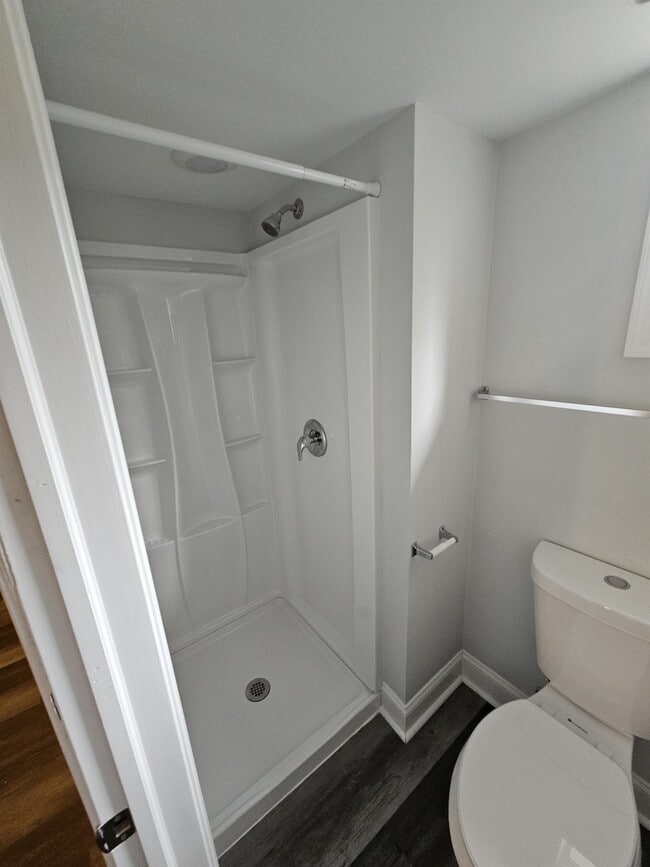 Building Photo - 6921 Holabird Ave