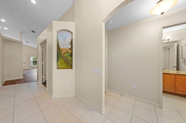 Building Photo - Immaculate 3 Bedroom Home in Gated Community - Stonefield