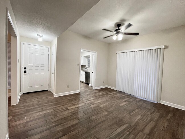 Building Photo - 3740 Thistlemont Dr