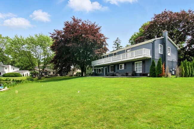 Building Photo - 5840 Sutters Ln