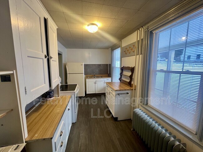 Building Photo - 1287 W Penn Ave