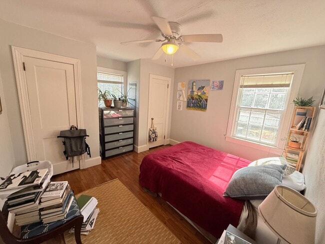 Building Photo - 2BR Normaltown Home