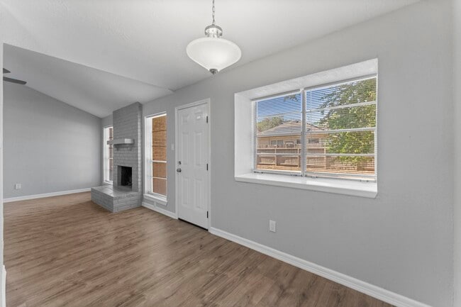 Building Photo - 4907 Tealgate Dr