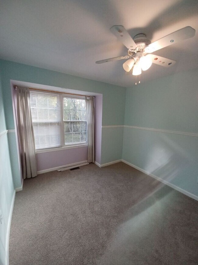 Building Photo - 8028 Valleys Crest Ct