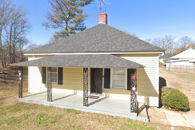 Primary Photo - 390 Farley St