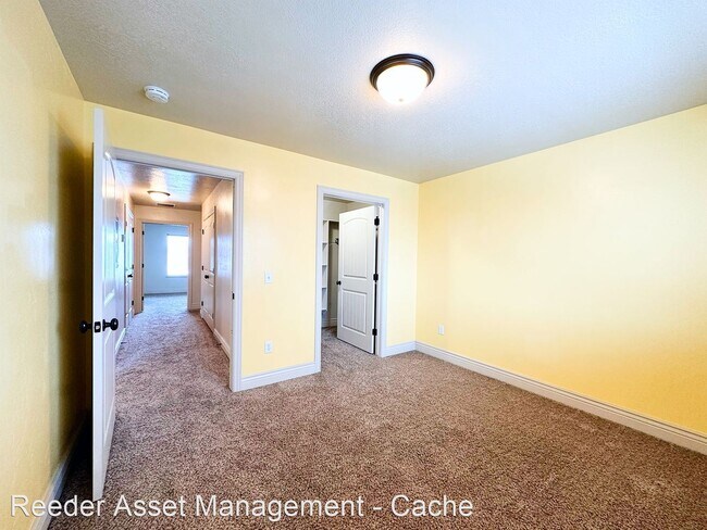 Building Photo - 3 br, 2.5 bath House - 141 East 620 South